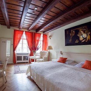 Tyn Yard Residence